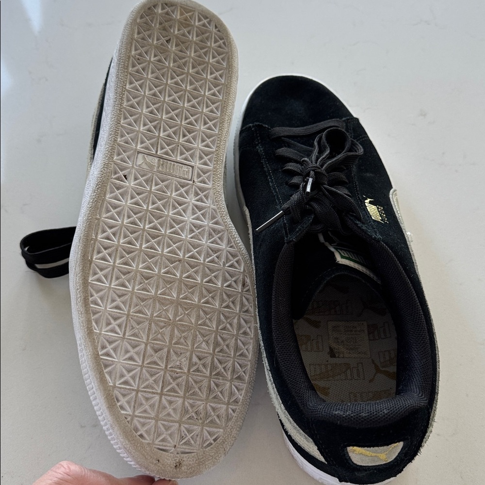 Women's Puma Black Sneakers with White Stripe Size: 11 ✨ - Picture 5 of 6